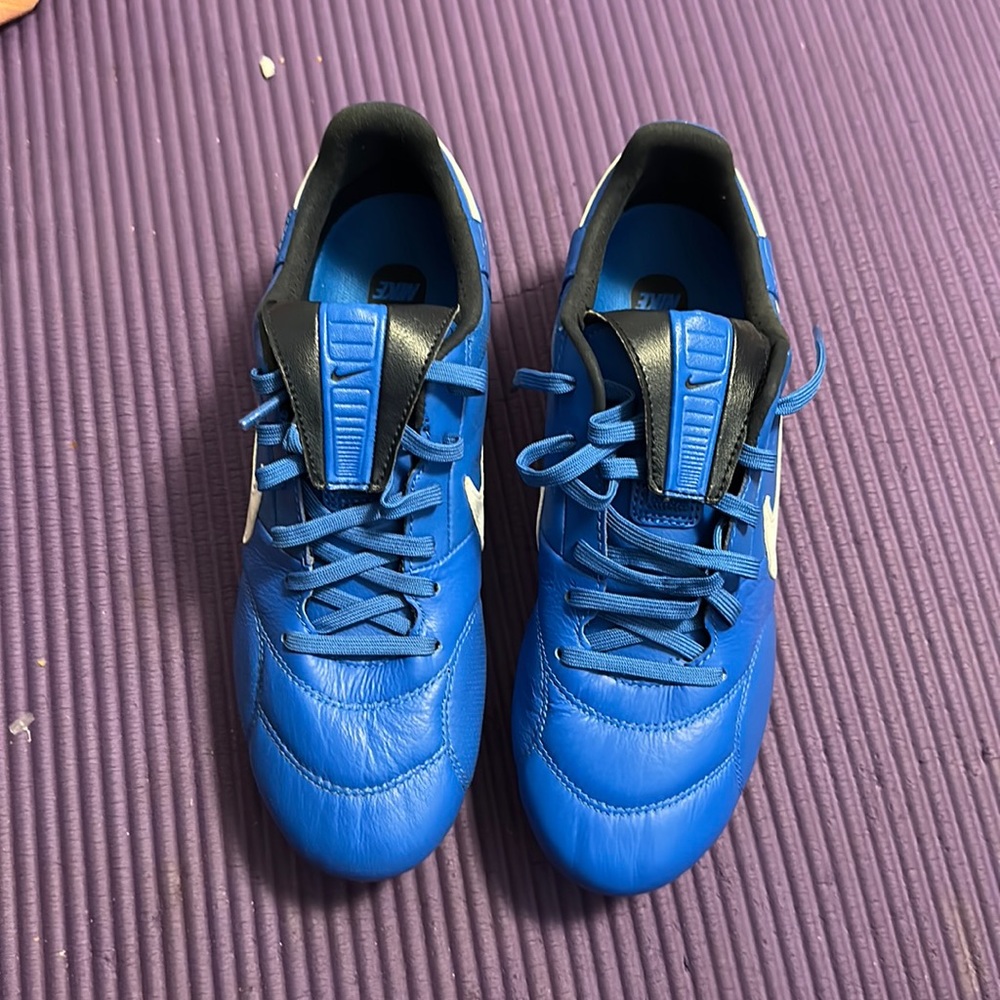 The Nike premier III gf
